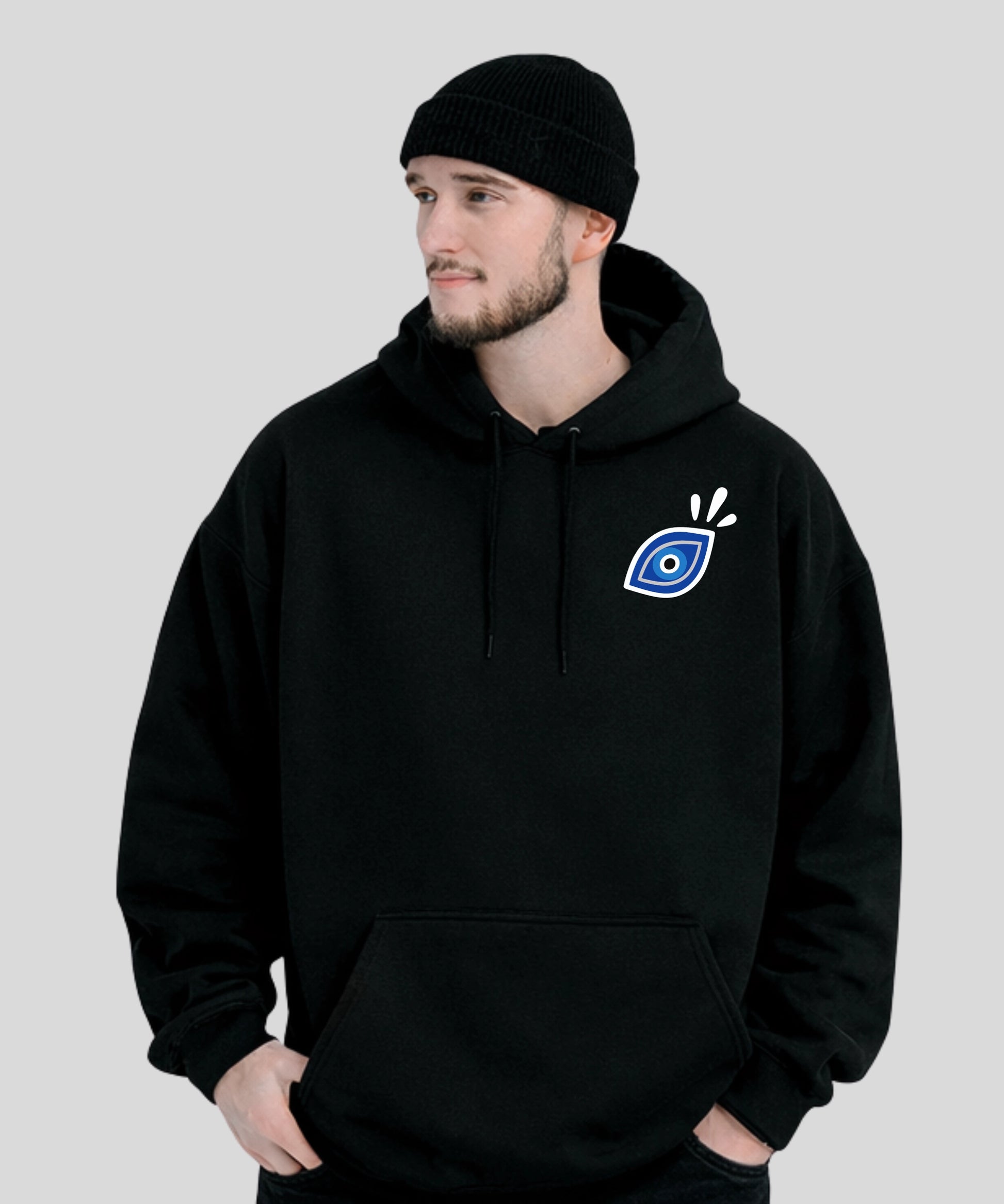 Hoodie noir oversize avec grand motif dorsal bleu "All Eyes On Me" d'yeux protecteurs pour éloigner les ondes négatives et La Suivette.