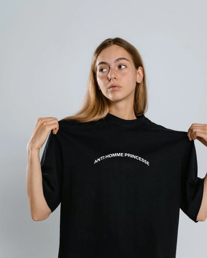 t-shirt-oversize-anti-homme-princesse-minimal-noir-model