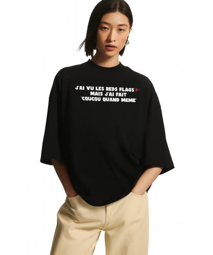 t-shirt-oversize-streetwear-red-flags-noir-model-2